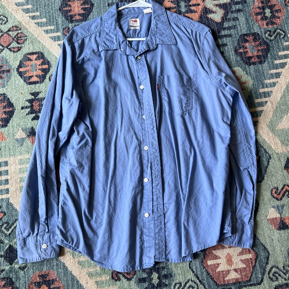 Levi’s long sleeve button up. Large. Light Blue